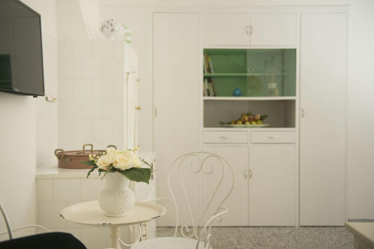 Bed and Breakfast Dimora Cappuccini Cisternino Exterior foto