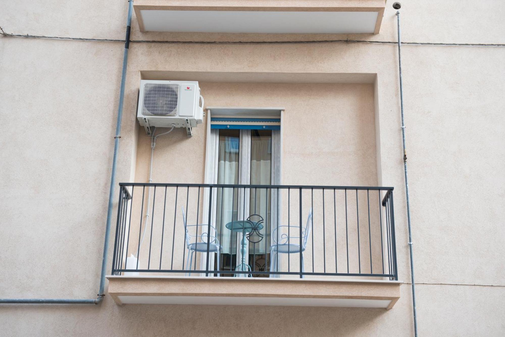 Bed and Breakfast Dimora Cappuccini Cisternino Exterior foto